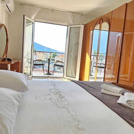 Sea & River Escape