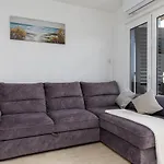 Apartman Sea & River Escape Omis